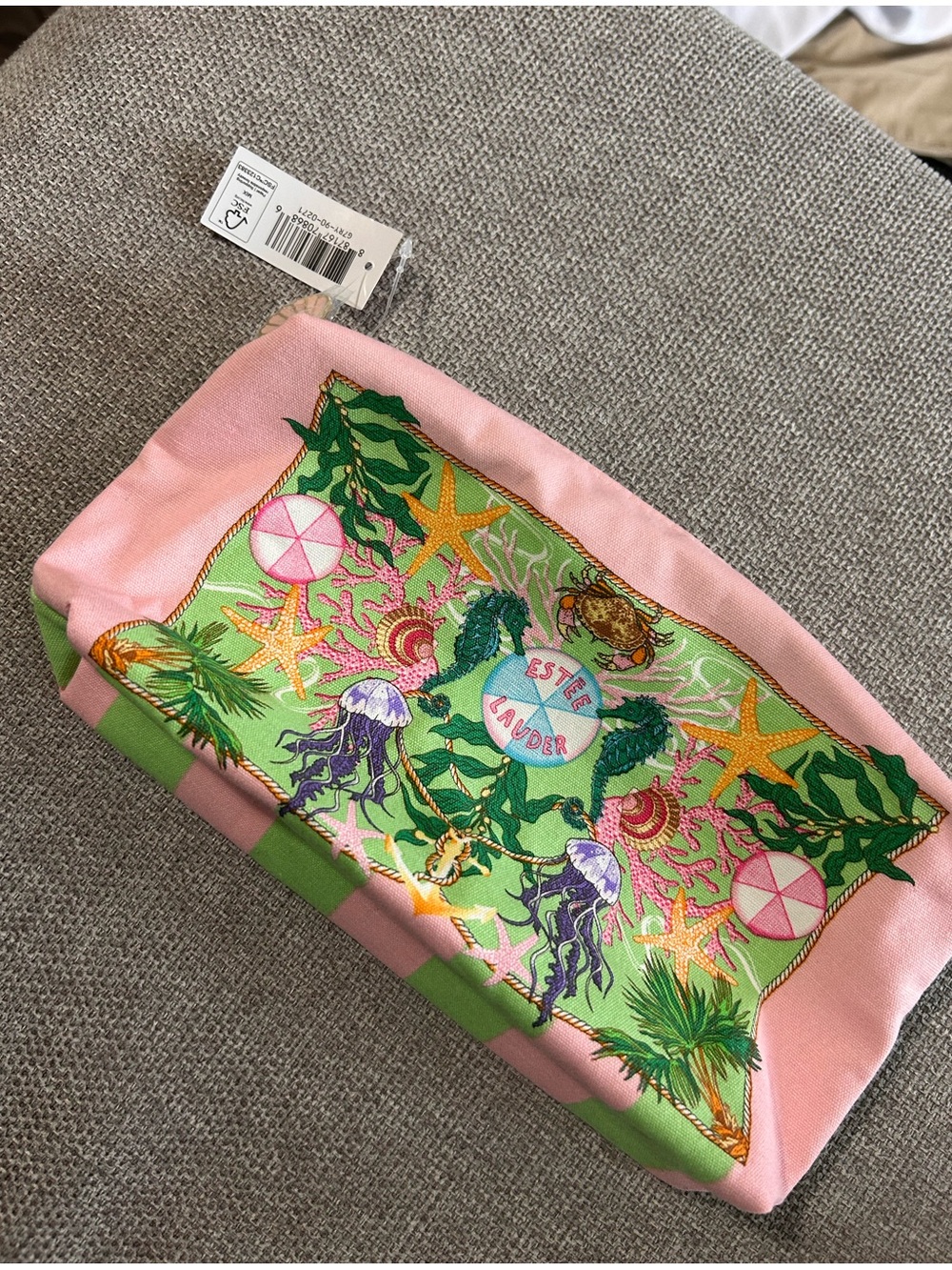 Estée Lauder cosmetic bag
